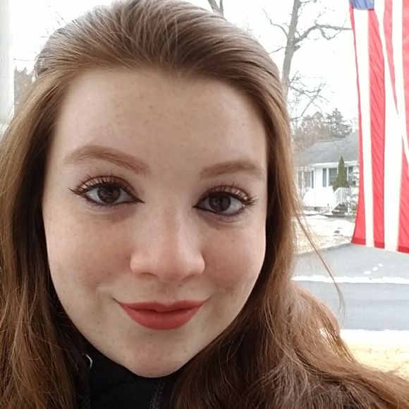 Meet your Posher, Danielle - Picture 1 of 1